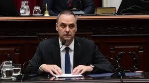 La oposición mueve fichas para llevar a Manuel Adorni al recinto