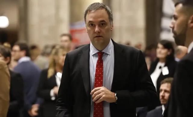 Adorni reactivó elogios a la ley fiscal antes de sumarse al régimen simplificado