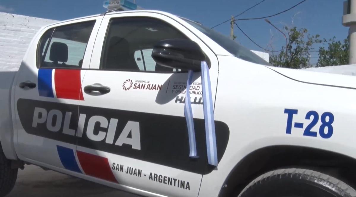 Se llevaron una escopeta de un patrullero policial en Rawson y buscan al responsable