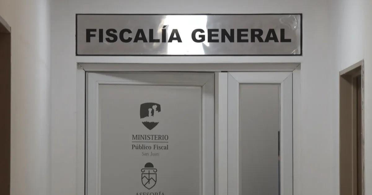 Una docente de Rivadavia denunció débitos en dólares que no hizo y la Justicia investiga una posible estafa virtual