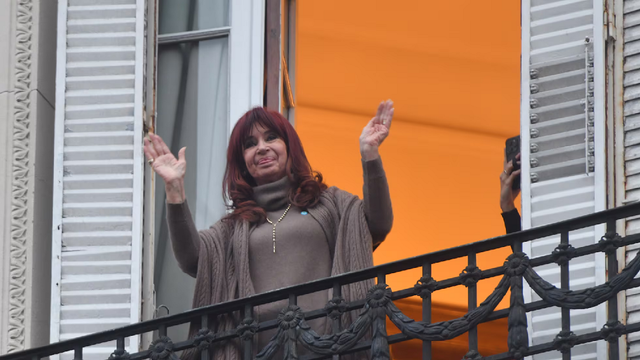 Máximo Kirchner destacó que Cristina Kirchner busca seguir activa en la política argentina