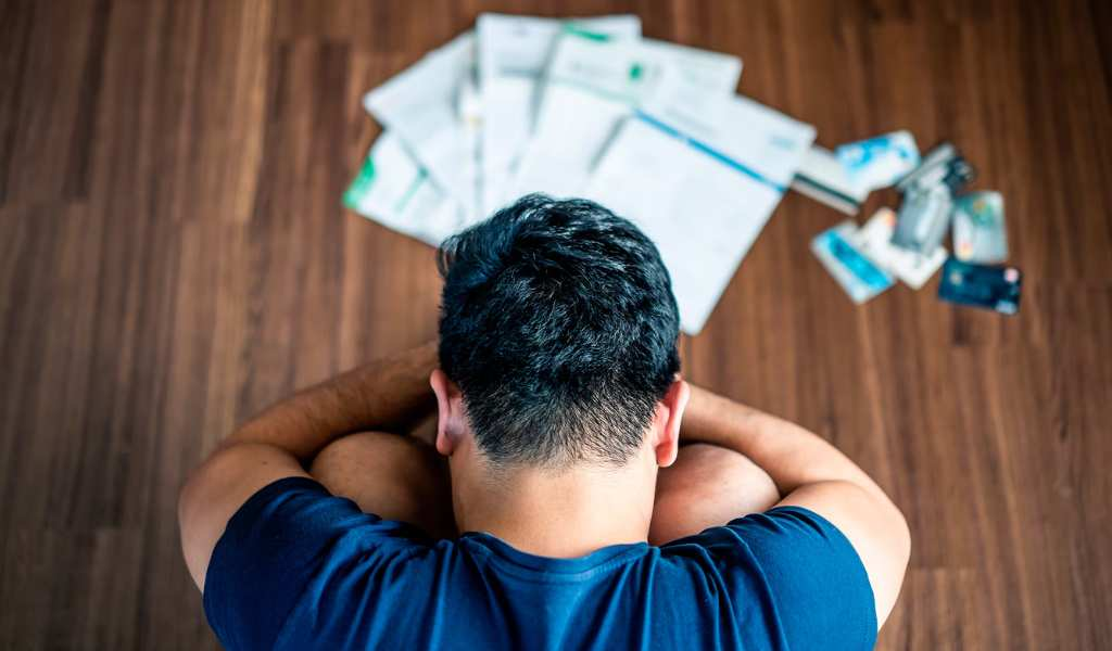 La mora bancaria trepó al 12,7% y dejó fuera del crédito a 6,8 millones de personas