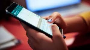 Un vecino de Capital transfirió $4.050.000 tras recibir una falsa oferta de dólares por WhatsApp