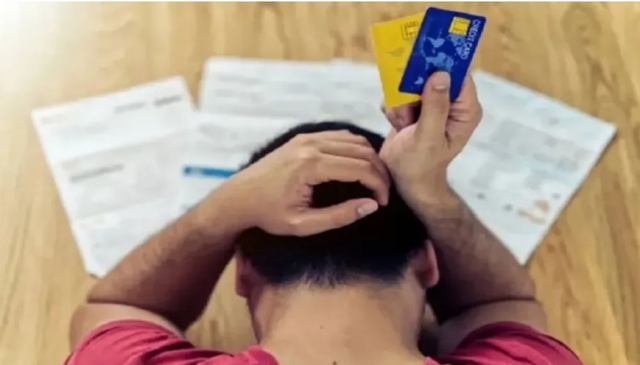 Seis de cada diez argentinos recurrió a deuda para cubrir gastos básicos