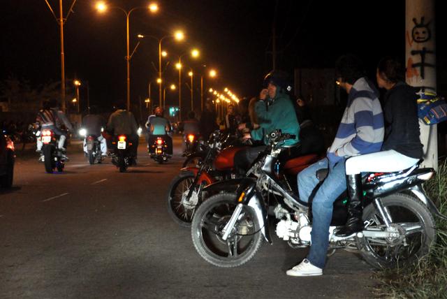 Picadas ilegales en Caucete: secuestraron más de 50 motos y encontraron vehículos enterrados