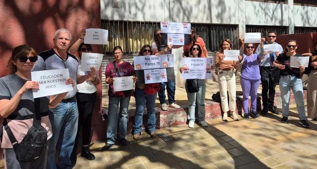 Familias de preuniversitarios de la UNSJ reclaman regularización total y recuperación de contenidos