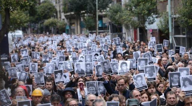 La AMIA volvió a exigir avances judiciales en el acto por el 32° aniversario del atentado