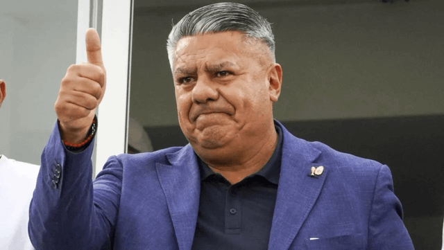 Autorizan a Claudio Tapia a salir del país con caución de $30 millones