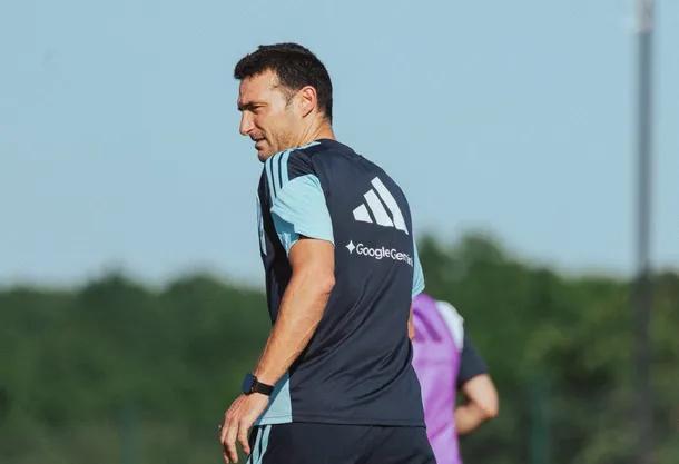 Scaloni ensayó variantes en Argentina para el amistoso ante Honduras