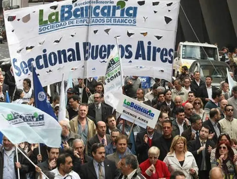 Paritarias 2026: quiénes le ganan a la inflación y cómo quedó el caso Camioneros