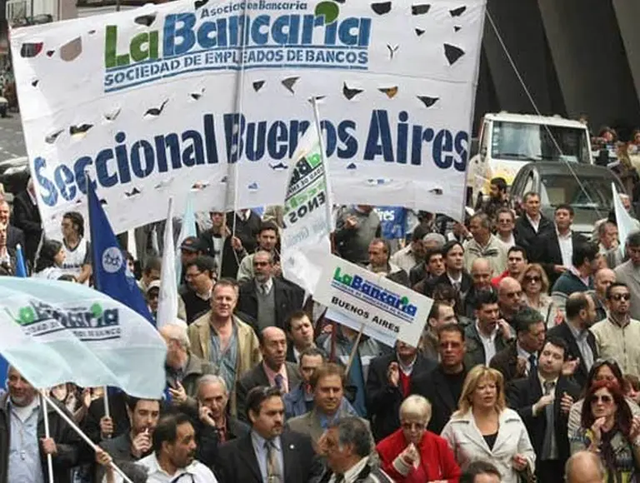 Paritarias 2026: quiénes le ganan a la inflación y cómo quedó el caso Camioneros