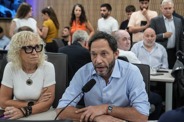 La Coalición Cívica llevó a Adorni ante la Justicia por presuntas omisiones patrimoniales