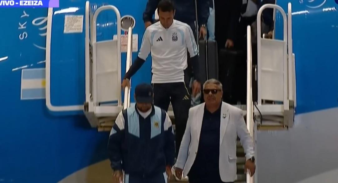 La Scaloneta volvió al país entre aplausos y una ovación inolvidable