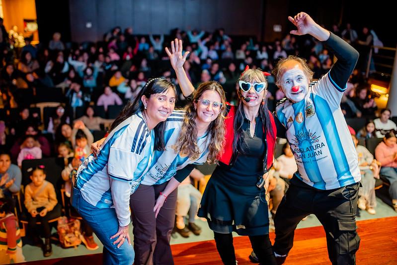 La Legislatura se llenó de familias con un cierre bien festivo en el receso