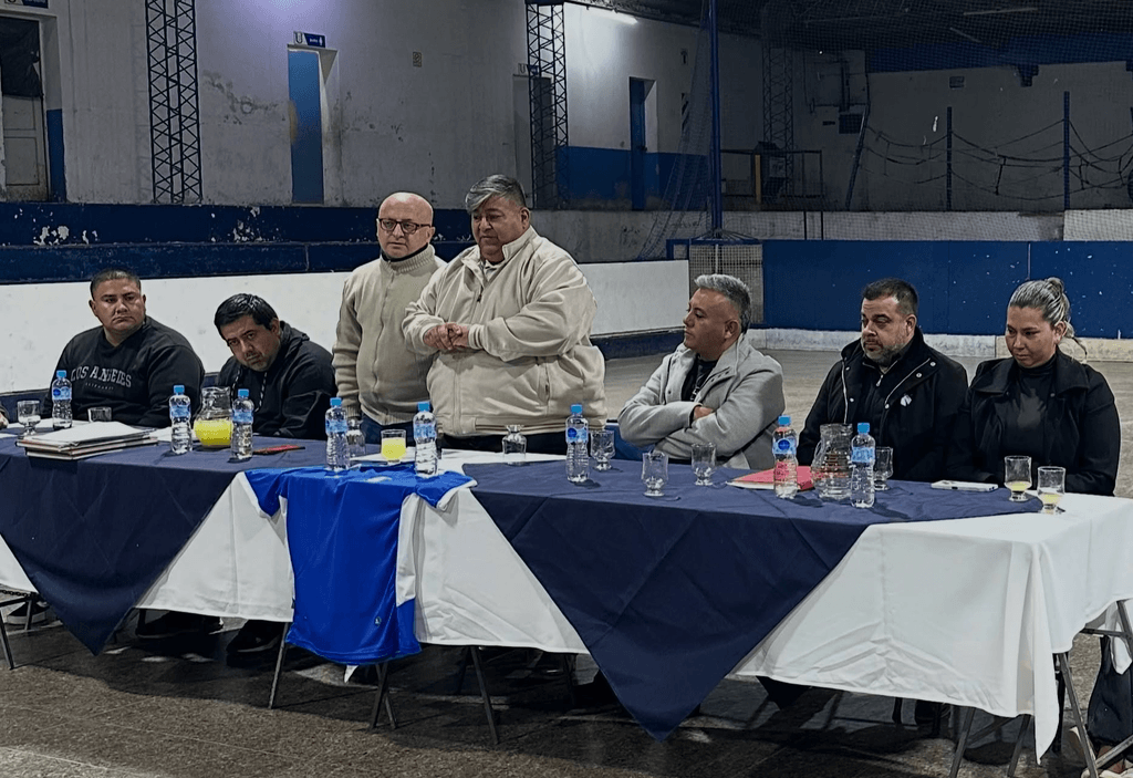 Unión vive días pesados: posible salida del presidente, cuentas complicadas y un plantel que se desarma
