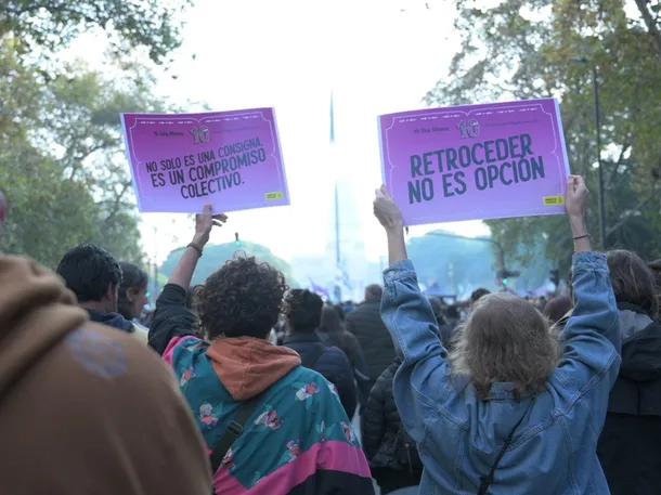 Crece la preocupación por el freno a las políticas contra la violencia de género en Argentina