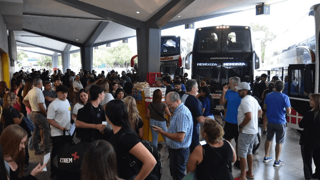 Aumenta la venta de pasajes desde San Juan para el fin de semana largo