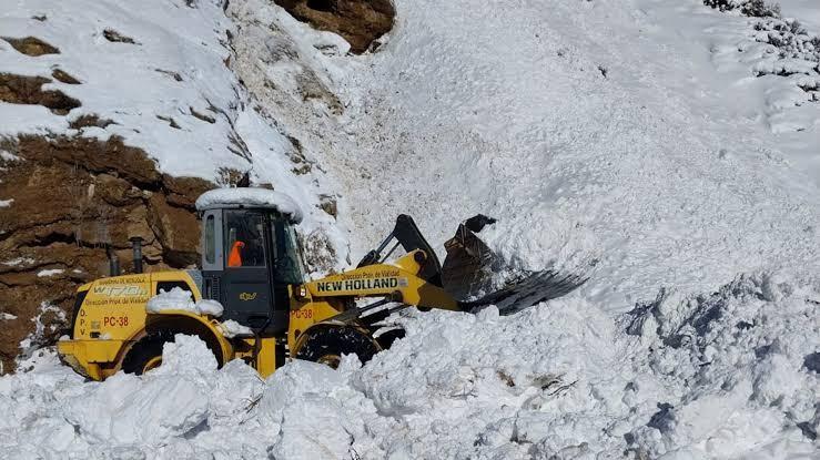 Sigue la alerta amarilla y la nieve aprieta en Calingasta