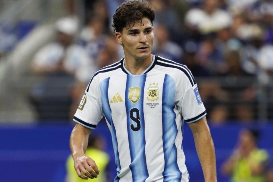 Un posteo del Atlético reavivó las lecturas sobre el futuro de Julián Álvarez