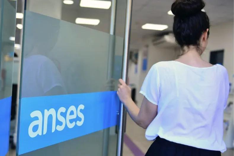 ANSES sigue con el cronograma: este viernes cobran jubilados, asignaciones y extras
