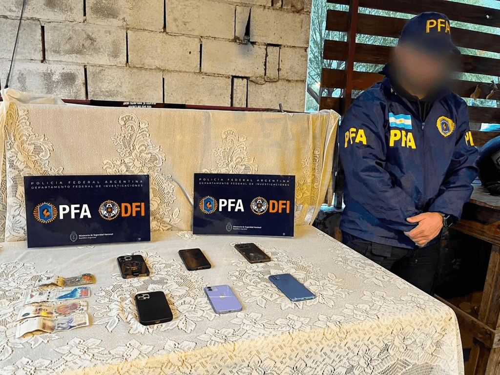 Tres detenidos en una pesquisa por narcomenudeo y vínculos con un crimen en Rosario