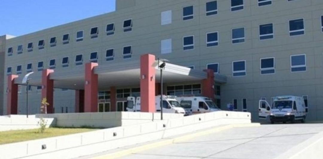 Un hombre de 30 años fue atacado con un cuchillo y quedó internado