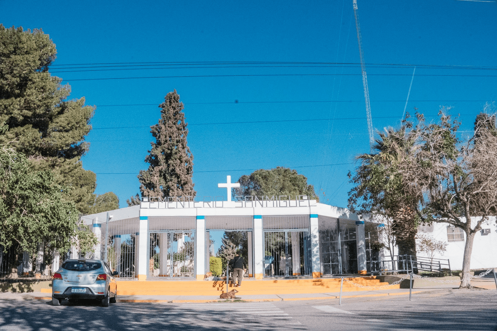 Rawson sumó una nueva ayuda digital para consultas del Cementerio San Miguel