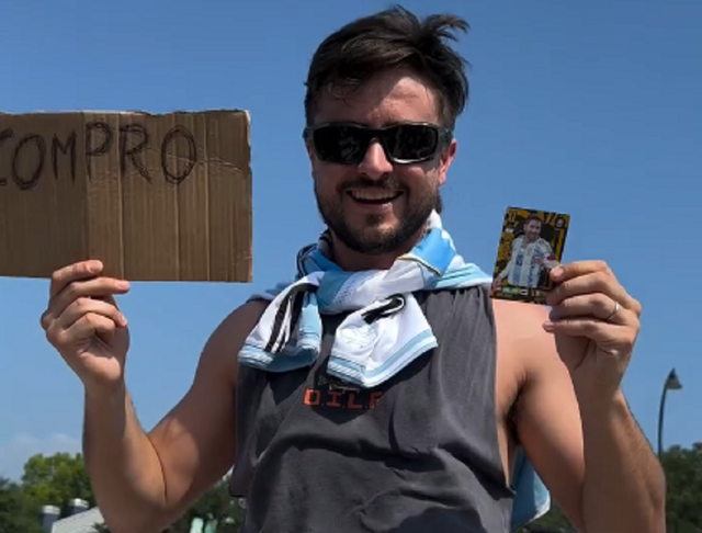 Un sanjuanino negoció una figurita dorada de Messi para entrar al partido de Argentina