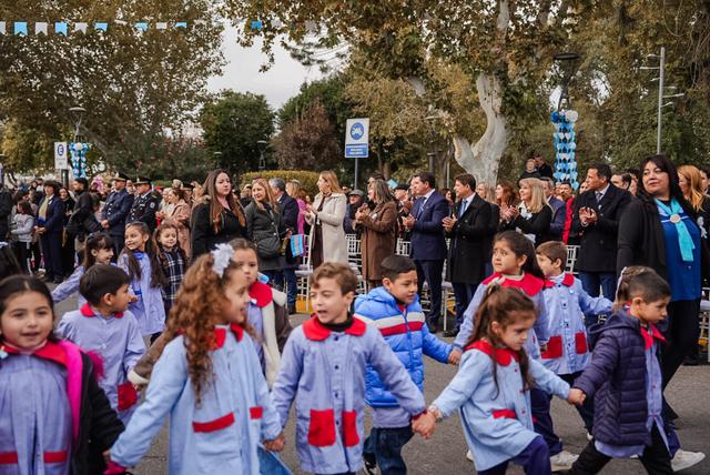Los jardines municipales protagonizaron el desfile del 25 de Mayo en Santa Lucía