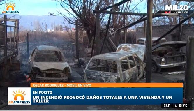 Un taller quedó reducido a cenizas y un chapista perdió también cuatro vehículos en medio del Zonda
