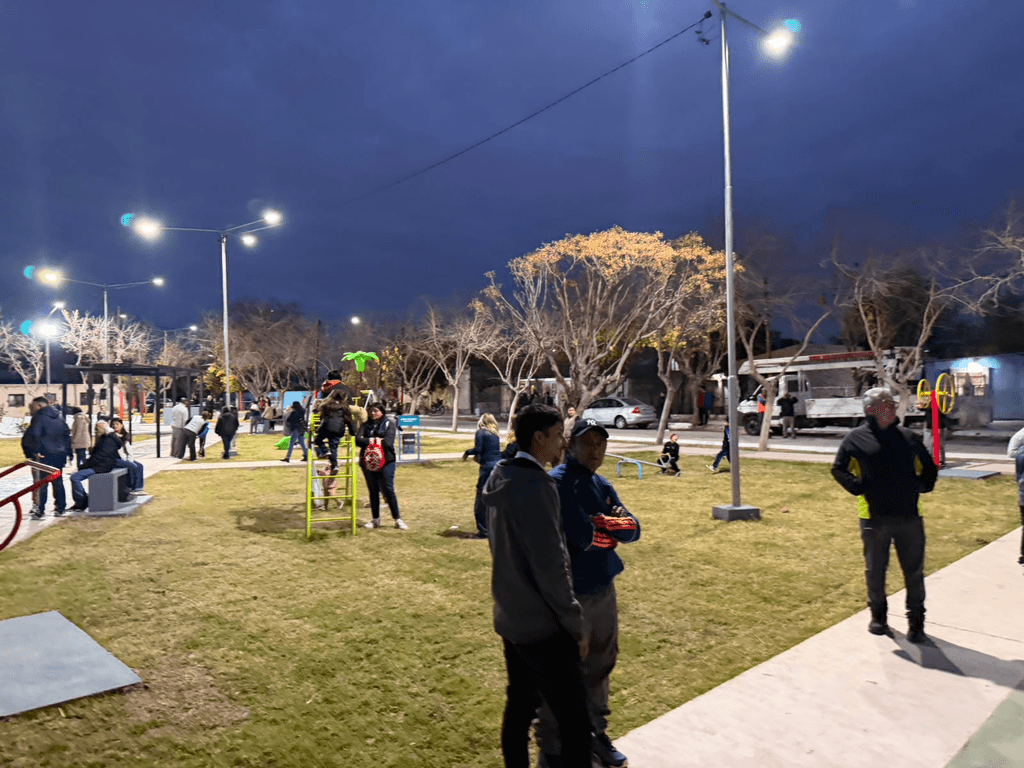 Chimbas habilitó una plaza renovada para vecinos de los Lotes Hogar 8 y 15