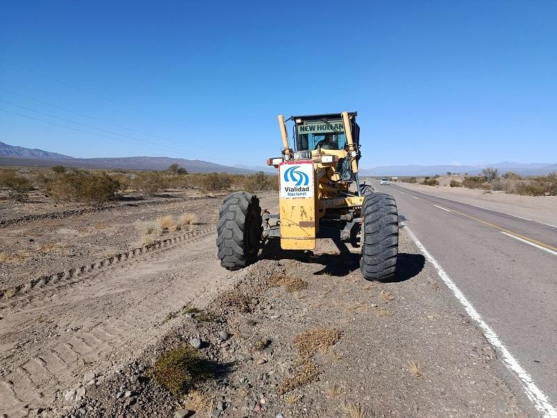 Vialidad Nacional ejecuta tareas de conservación en dos tramos de la Ruta 40