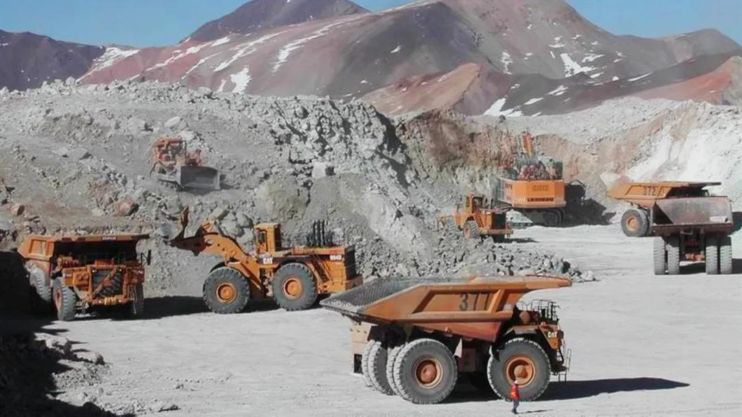 La Legislatura recibió un proyecto para ordenar empleo local y compras sanjuaninas en minería