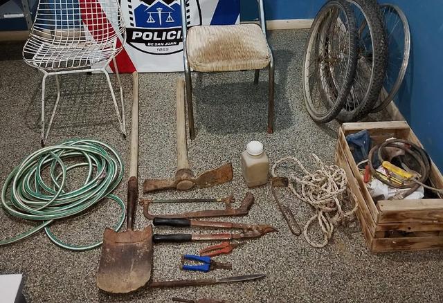 Recuperaron en un descampado los elementos sustraídos a una vecina de 25 de Mayo