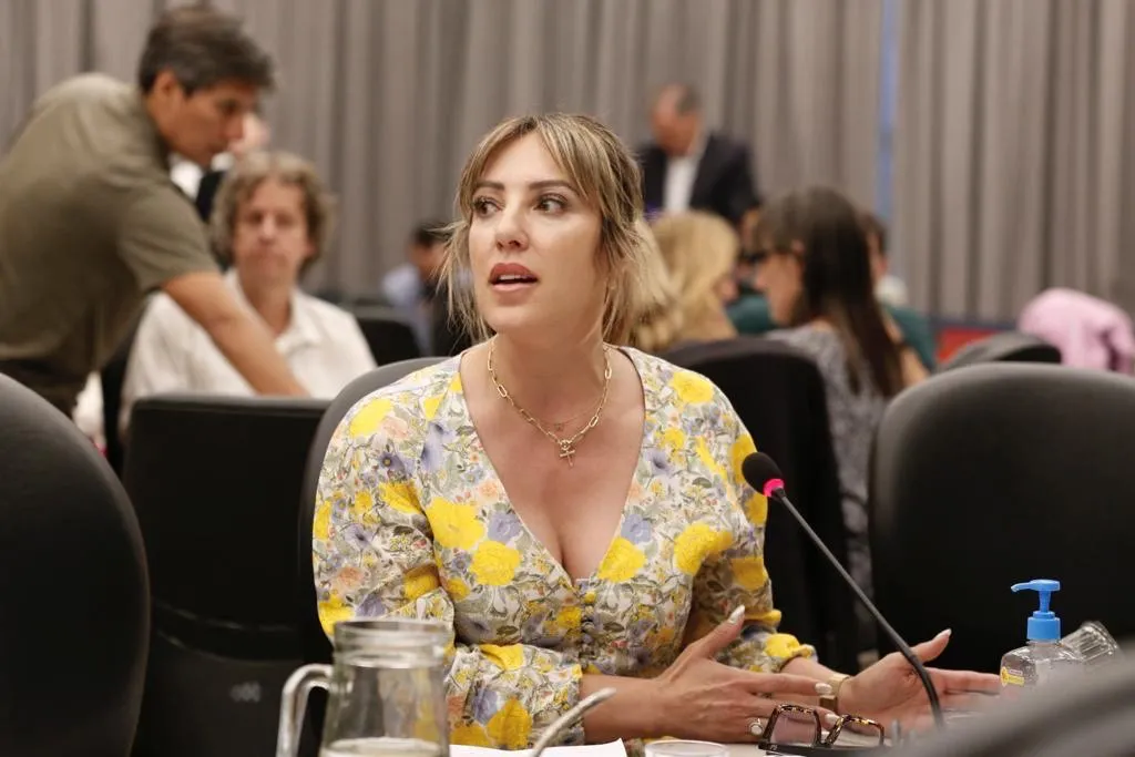 Exigen al Gobierno que explique por qué borró Interior con un DNU