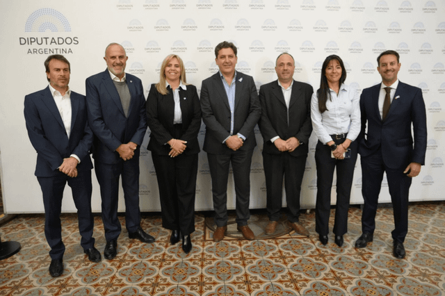 Presentan una ley para incentivar bebidas elaboradas con jugos naturales
