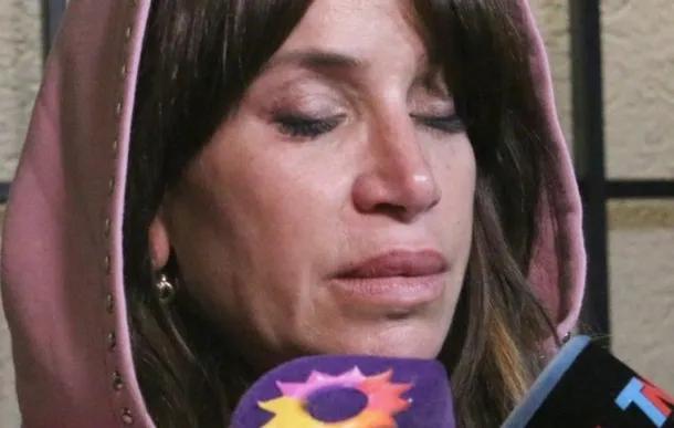 Flor Peña volvió al escenario y el público le respondió con una ovación en medio de la tormenta