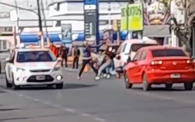 Una pelea en avenida España y República del Líbano quedó registrada en Rawson