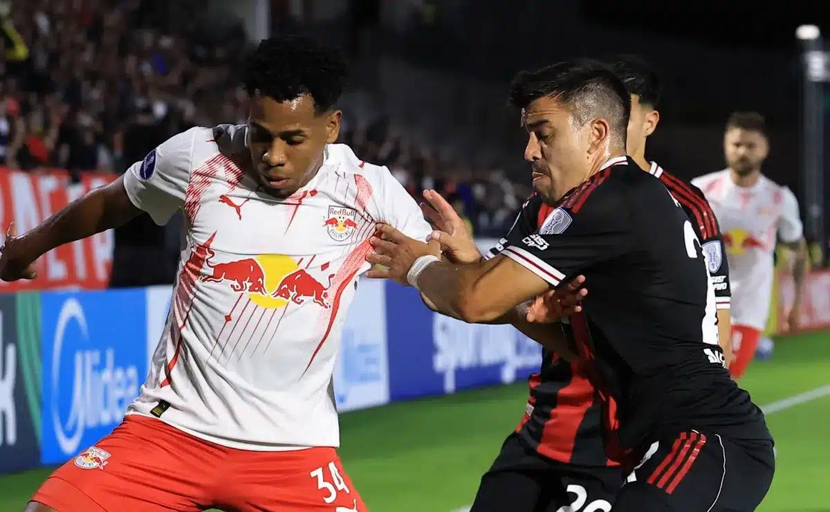 River va con rotación ante Bragantino y guarda piezas para la final en Córdoba