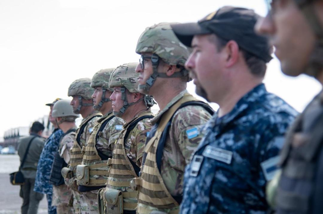 El Ejecutivo dispuso una suma extraordinaria para militares y fuerzas federales
