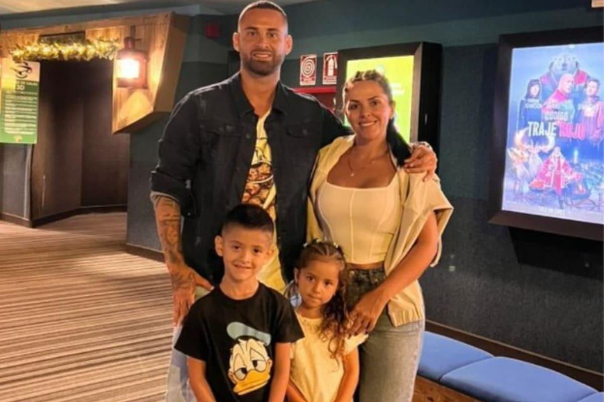Lucas Trejo quedó devastado tras confirmarse la muerte de su esposa y sus hijos en Venezuela