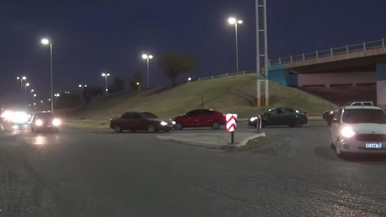 Cuello de botella y maniobras temerarias: alarma por un cruce de Ruta 40 en Rawson