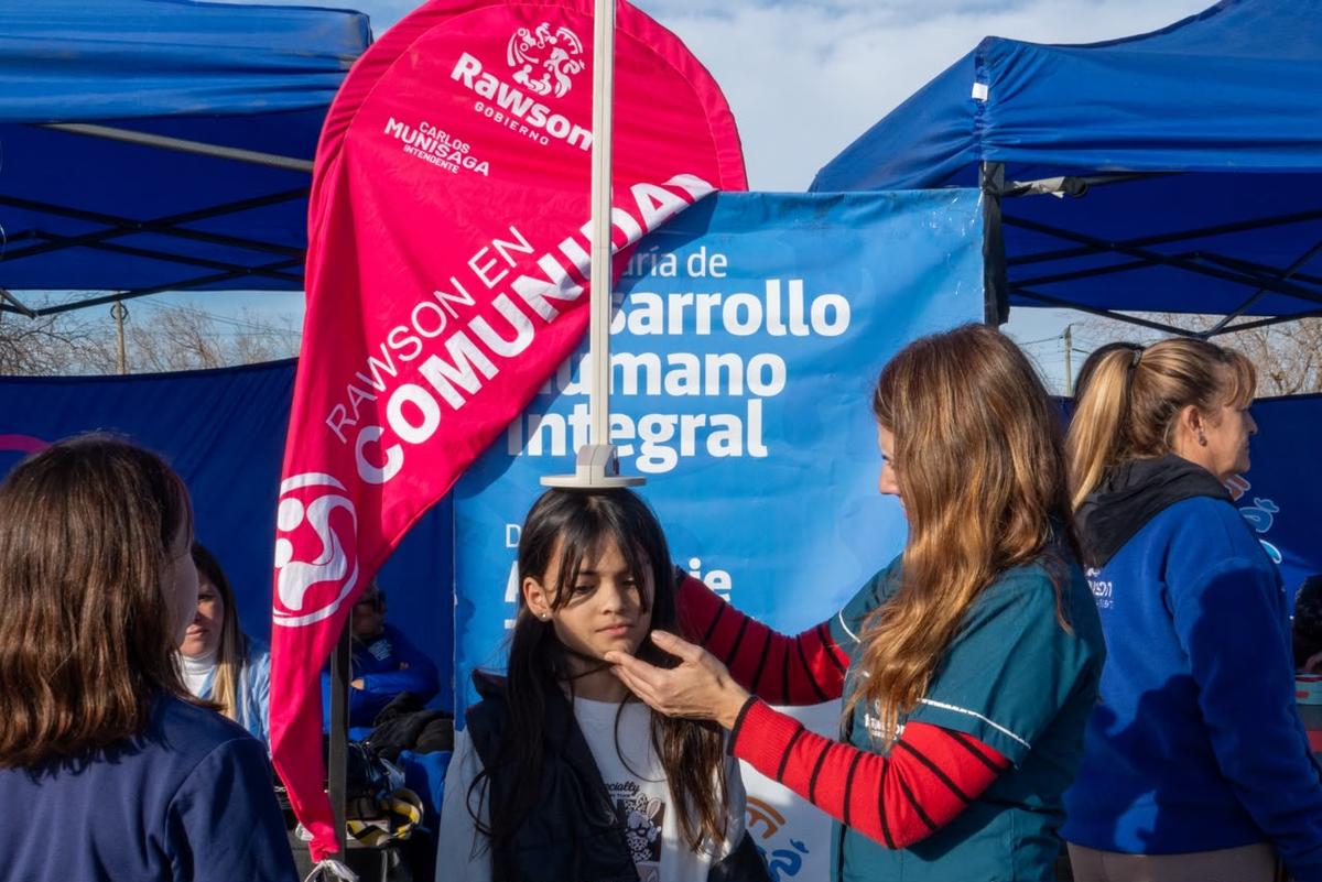 Sierra Morada recibió al operativo municipal de Rawson y los vecinos colmaron el playón