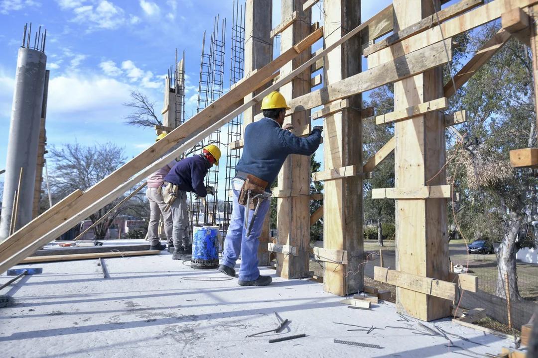 El costo de levantar una obra volvió a subir fuerte en abril