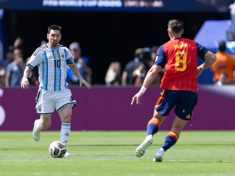 Argentina aguantó, España no pudo romper el cero y la copa se definirá en el alargue