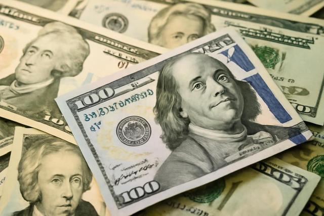El dólar opera con nuevas referencias este martes 30 de junio