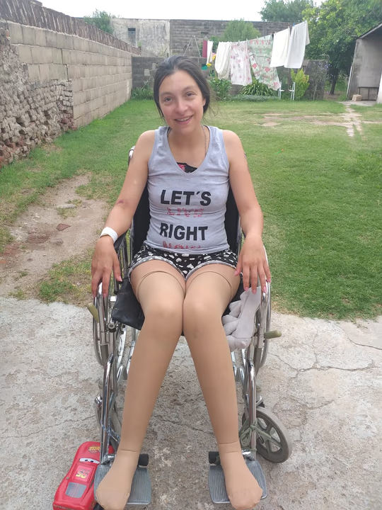 Una cordobesa llevó a la Justicia a AstraZeneca y al Estado por una secuela neurológica