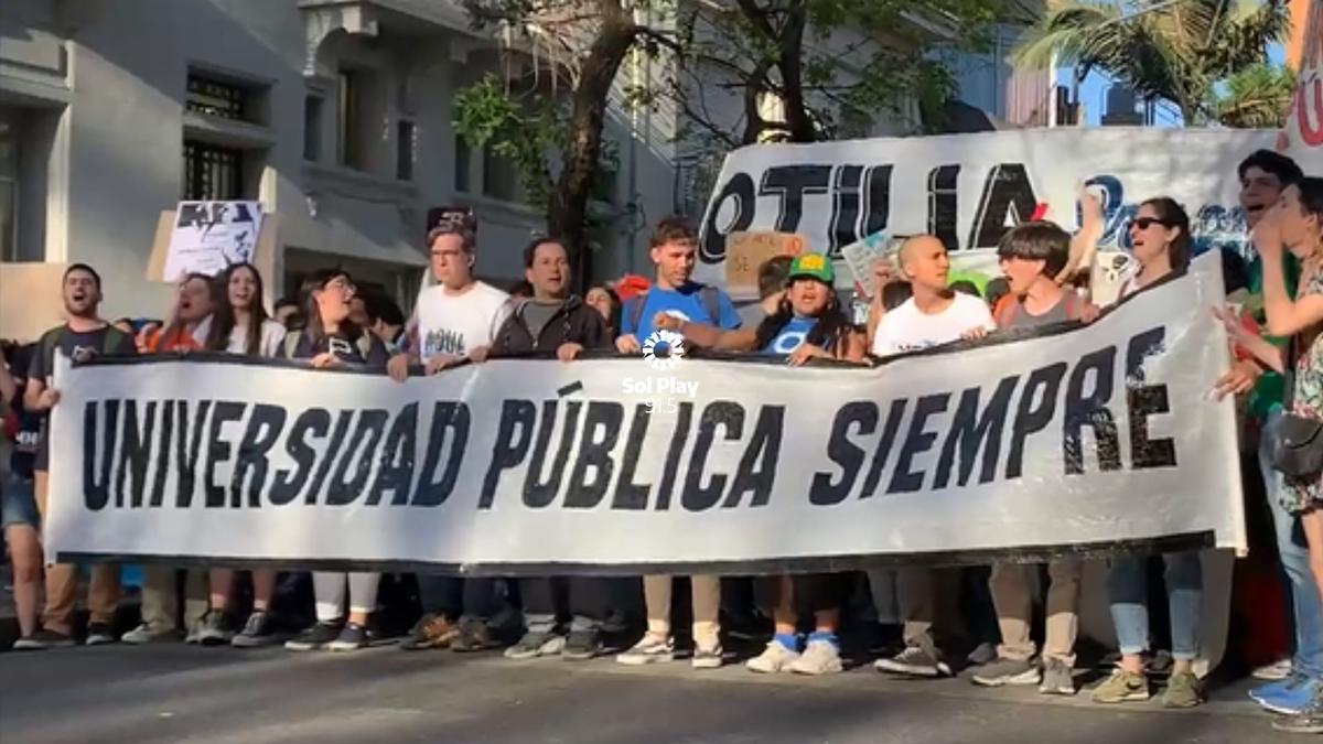 El Ejecutivo prepara una oferta para frenar la pulseada con las universidades