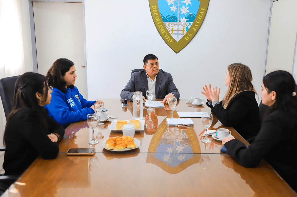 Jáchal y la UNSJ sellaron un plan para mejorar la residencia estudiantil en San Juan
