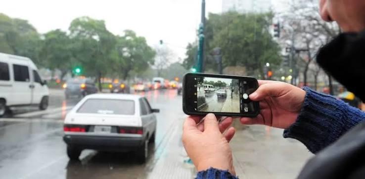 Mendoza puso en marcha un canal por WhatsApp para reportar infracciones de tránsito